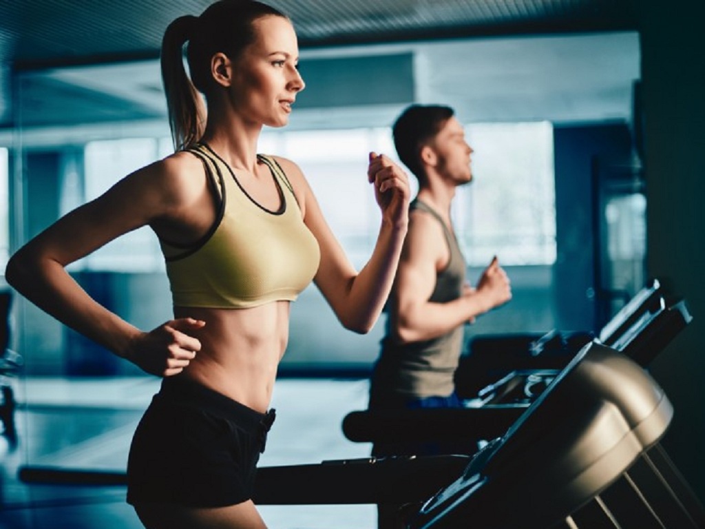 Bốn sai lầm cần tránh khi chạy trên máy chạy bộ để giảm cân