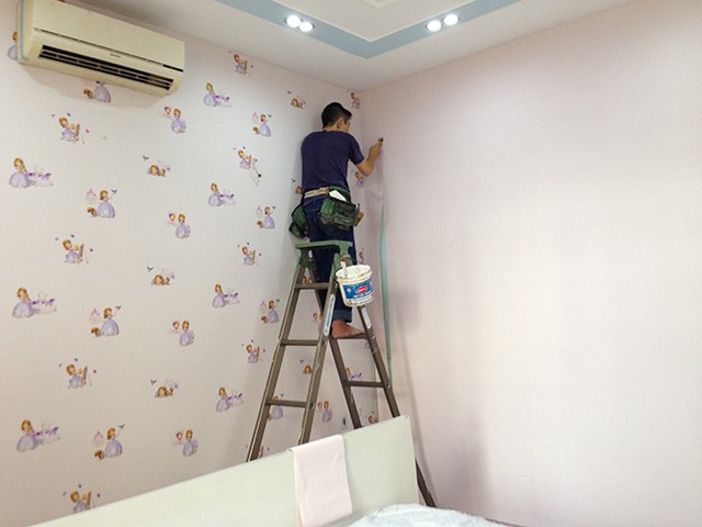 dán giấy dán tường